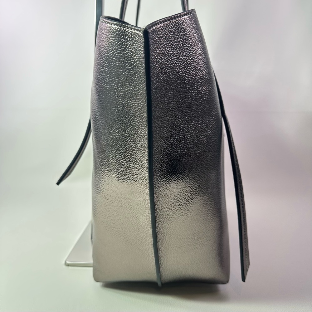 NEW DKNY WOMEN’S LYDA METALLIC EXTRA LARGE TOTE BAG - Picture 5 of 10